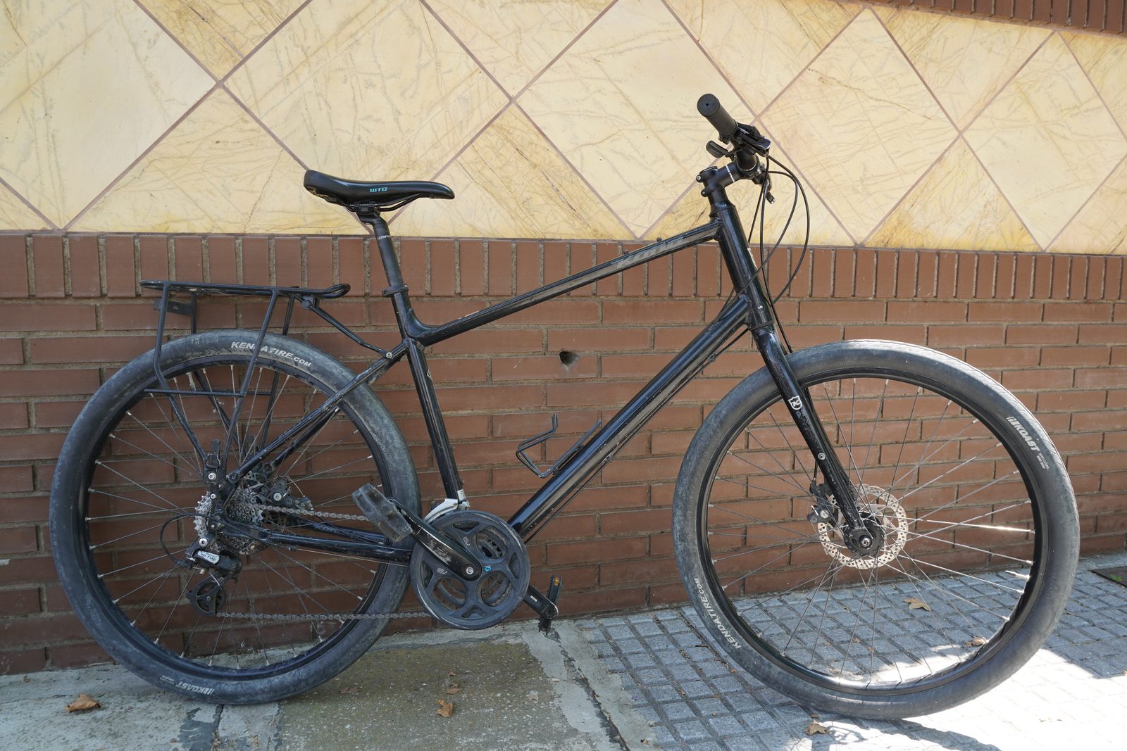 Hybrid bike for rent at Recyclo in Málaga