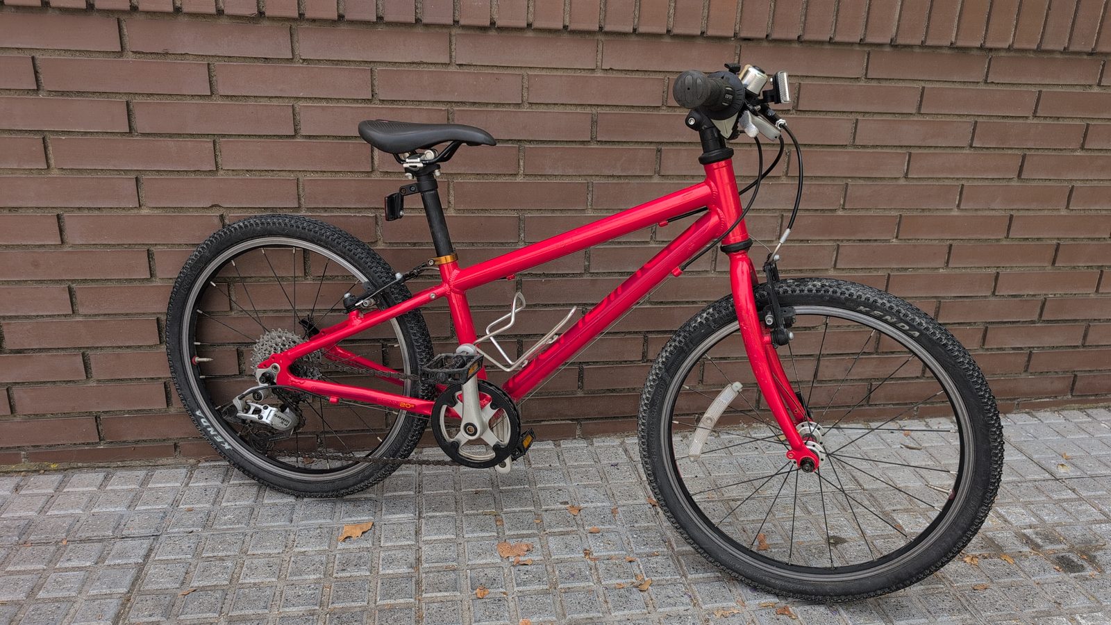 Red Islabike kids' bike for rent at Recyclo in Málaga
